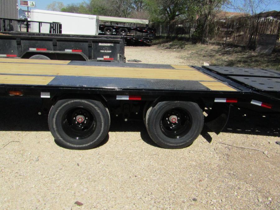 PJ LD, Gooseneck, 30' x 108", 25k, Dovetail Image 1