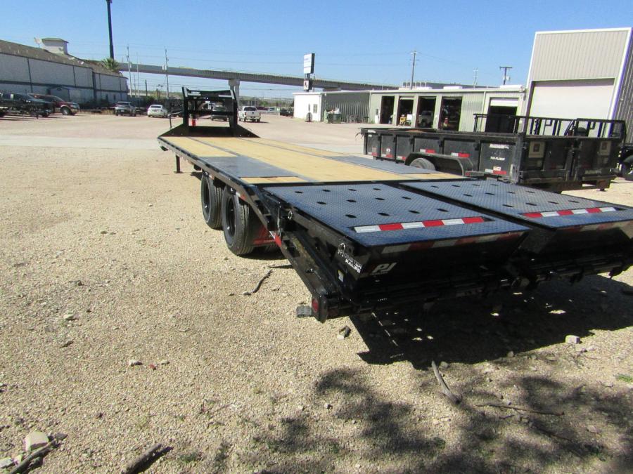 PJ LD, Gooseneck, 30' x 108", 25k, Dovetail Image 2