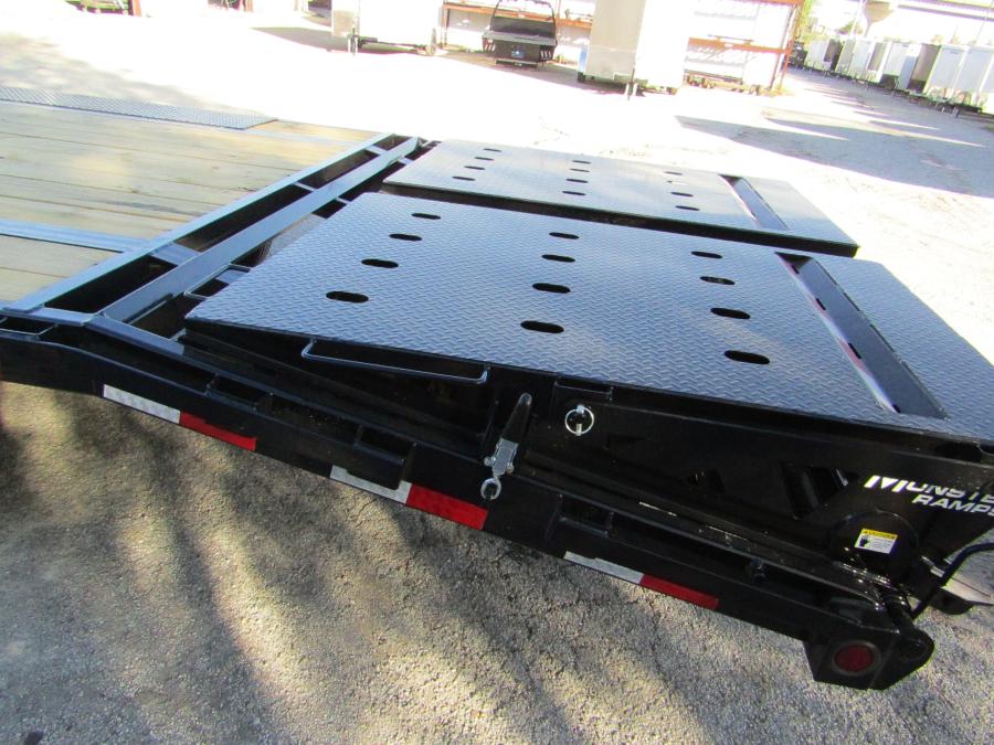 PJ LS, Gooseneck, 30' x 108", 15.6k, Dovetail Image 0