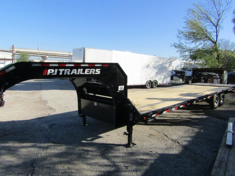 PJ LS, Gooseneck, 30' x 108", 15.6k, Dovetail Image 2