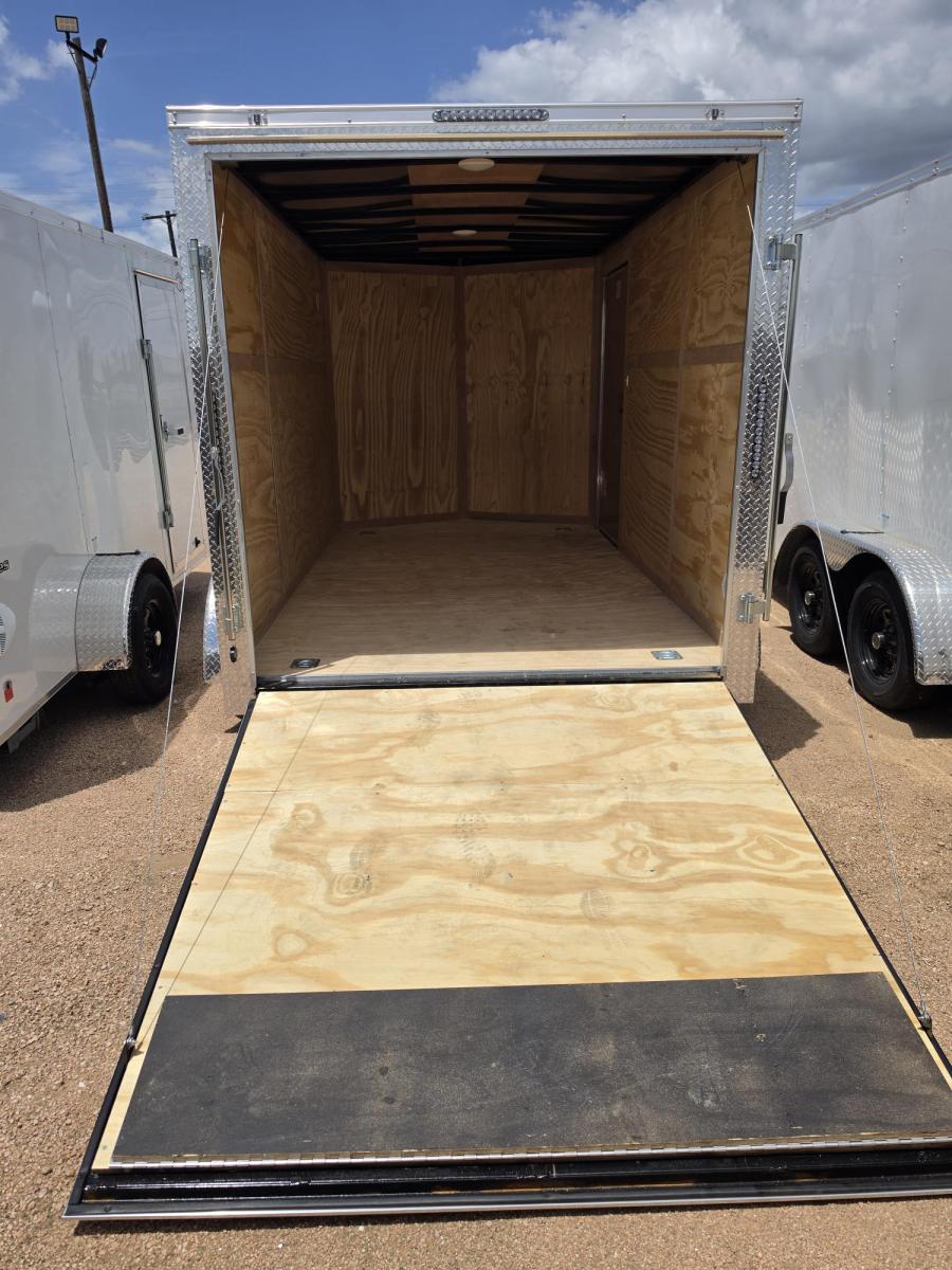 VHW7 7X12 ENCLOSED RAMP DOOR WHITE Image 1