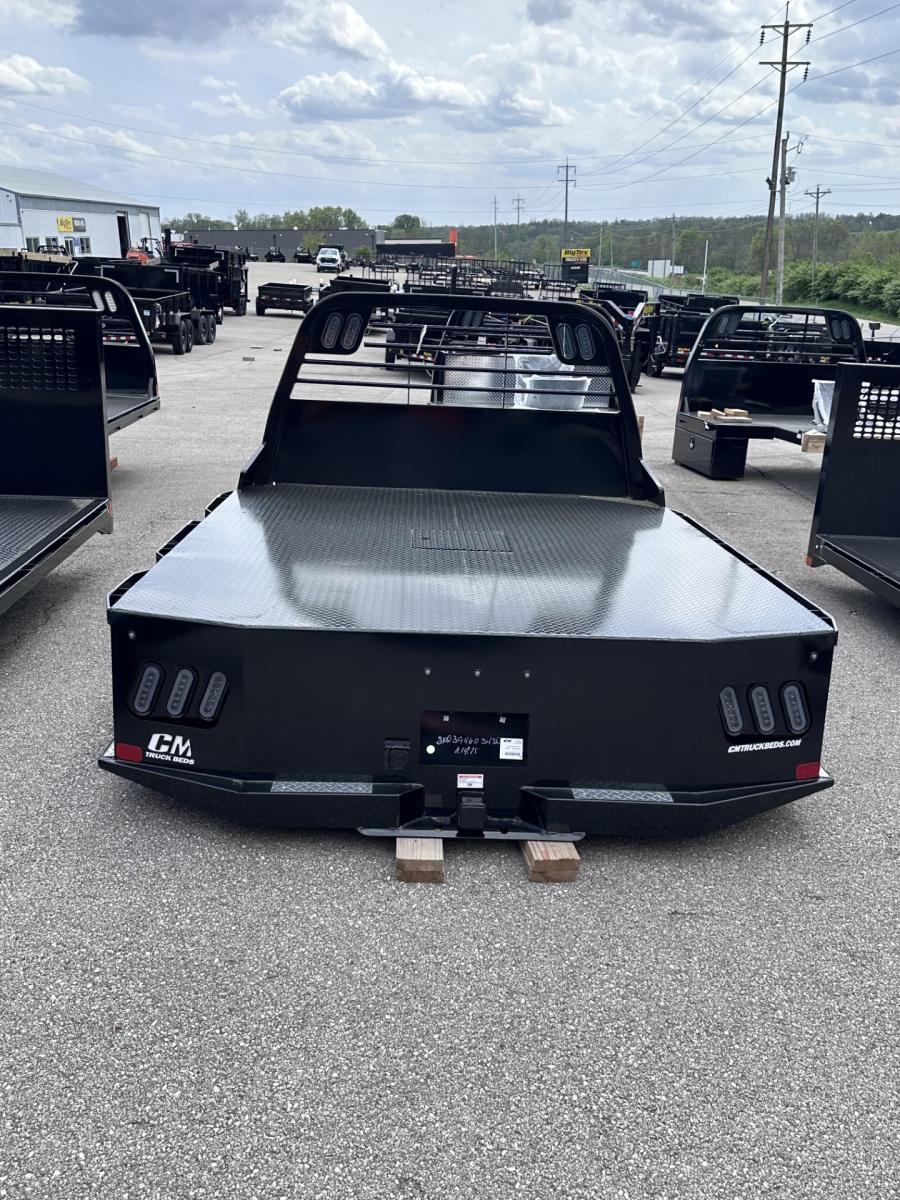 CM SK BED 114" L X 94" W X 84" CA X 34" RUNNERS Image 2