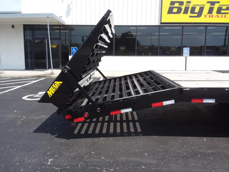 Big Tex 22GN, Gooseneck, 102" x 30', 23.9K, Dovetail, Mega Ramps Image 4