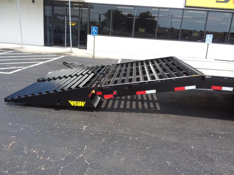 Big Tex 22GN, Gooseneck, 102" x 30', 23.9K, Dovetail, Mega Ramps Image 5