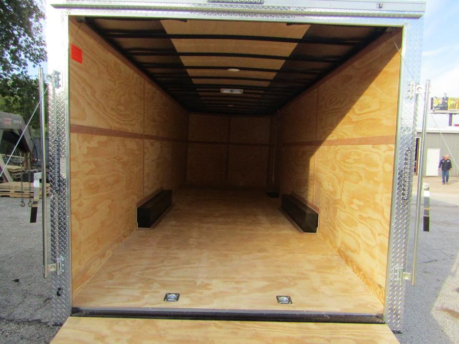 VHW8 85X24 ENCLOSED RAMP DOOR WHITE Image 4