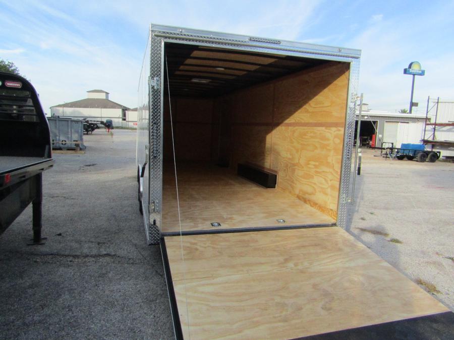 VHW8 85X24 ENCLOSED RAMP DOOR WHITE Image 5