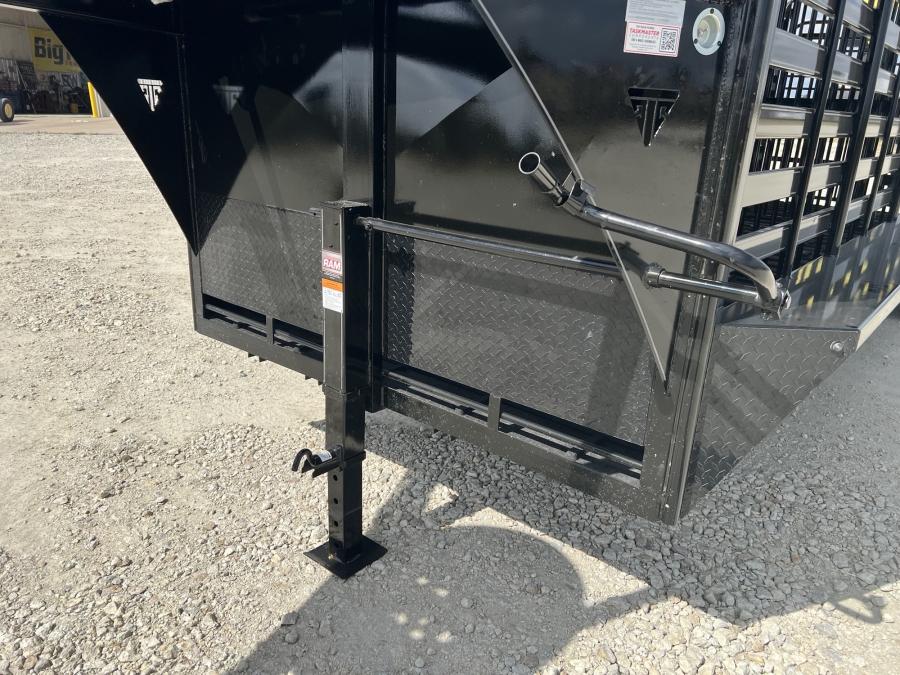 24′ x 6’8″ x 7′ GN LIVESTOCK TRAILER BY DELTA MFG Image 3