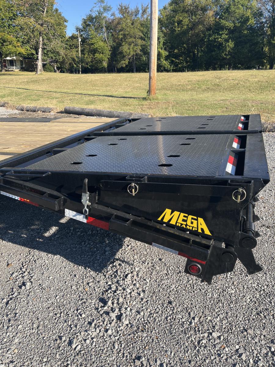 Big Tex 14GN, Gooseneck, 102" x 33', 15.9K, Dovetail, Mega Ramps Image 4