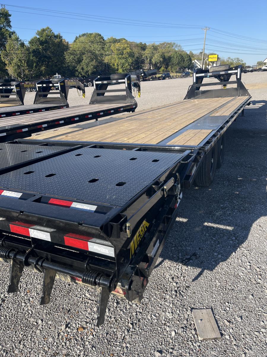Big Tex 14GN, Gooseneck, 102" x 33', 15.9K, Dovetail, Mega Ramps Image 5