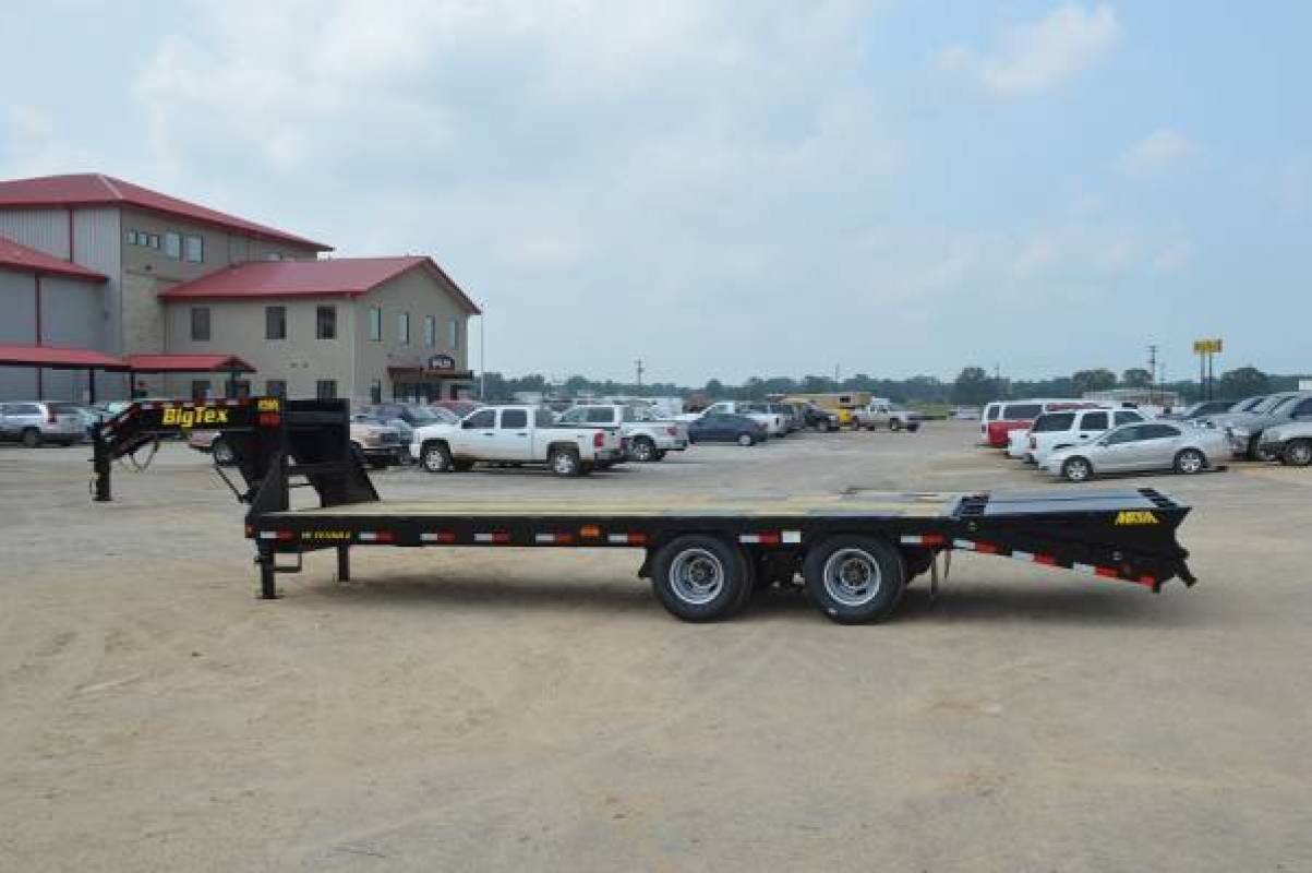 Big Tex Tandem Axle Trailer w/ Center Pop Up